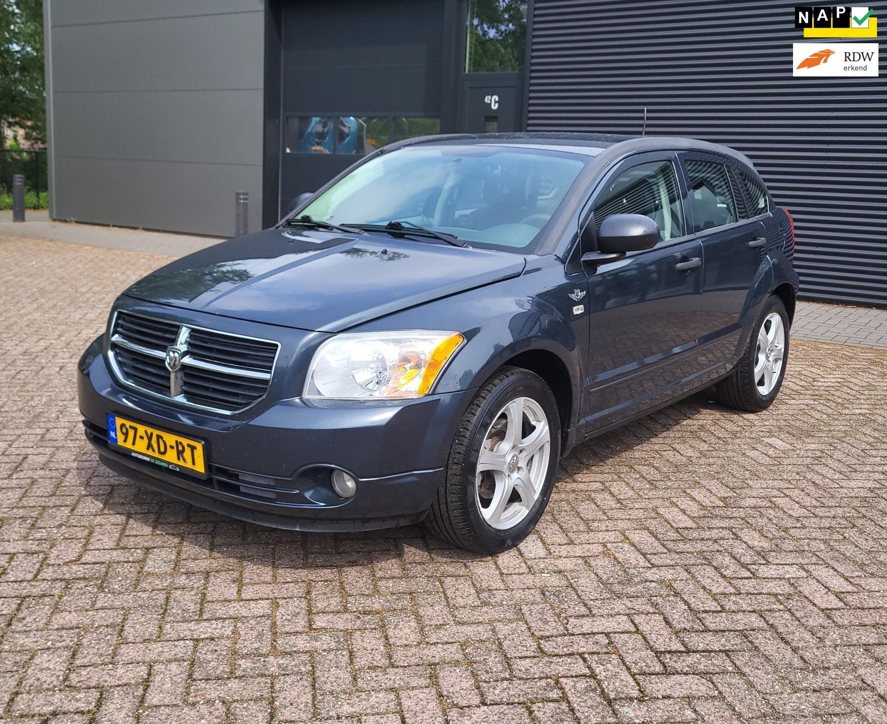 Dodge Caliber 2.0 SXT Automaat,Leder,BT,Trekhaak,APK04/27!, Auto's, Dodge, 1998 cc, 450 kg, Gebruikt, Blauw
