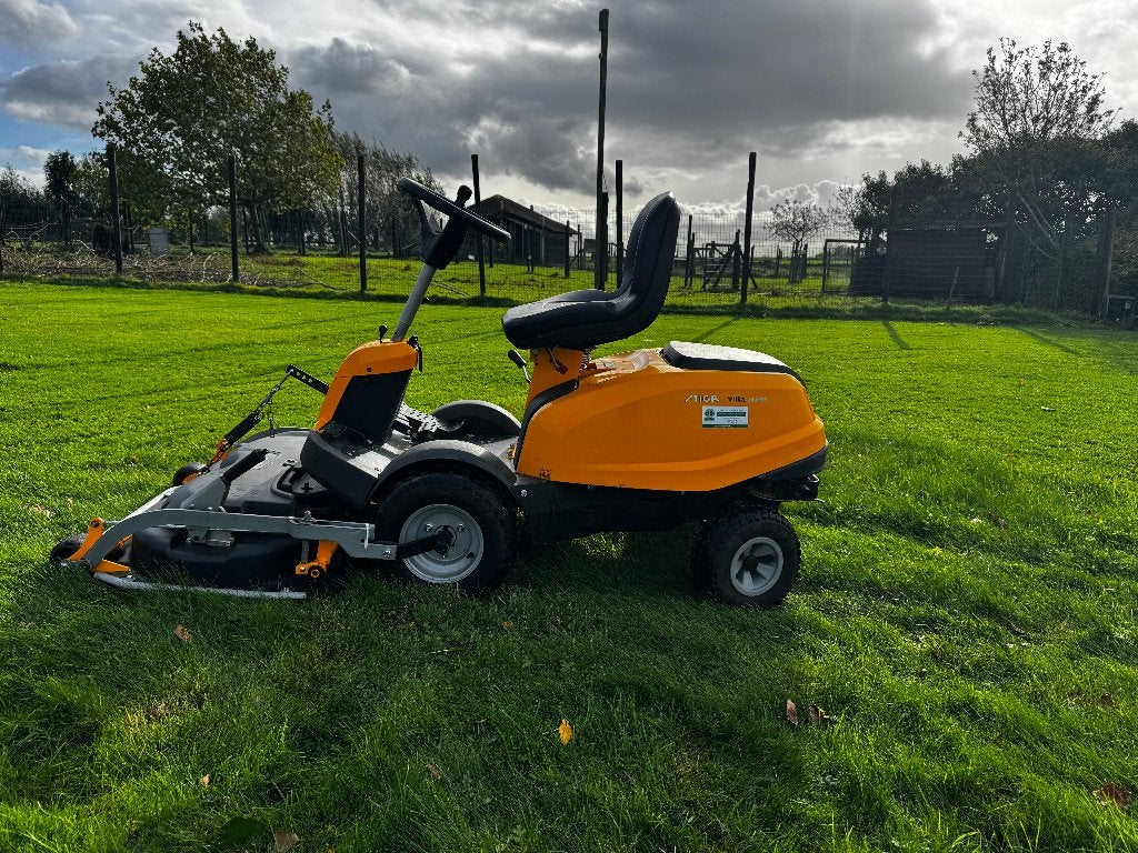 STIGAVilla 14HST zitmaaier | 344cc - 13pk klaargemaakt, Stiga Villa ready HST frontmaaier, Gebruikt, Elektrische starter, Ophalen of Verzenden