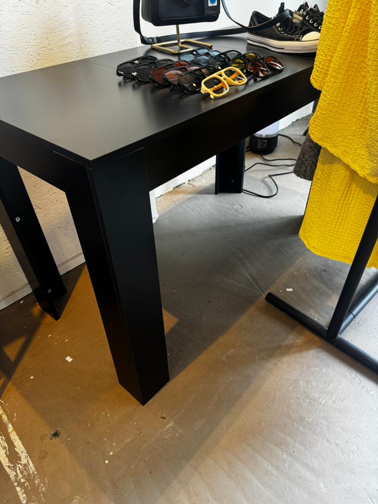 Zwartw eettafel, Huis en Inrichting, Ophalen, Zo goed als nieuw, Rechthoekig, 50 tot 100 cm