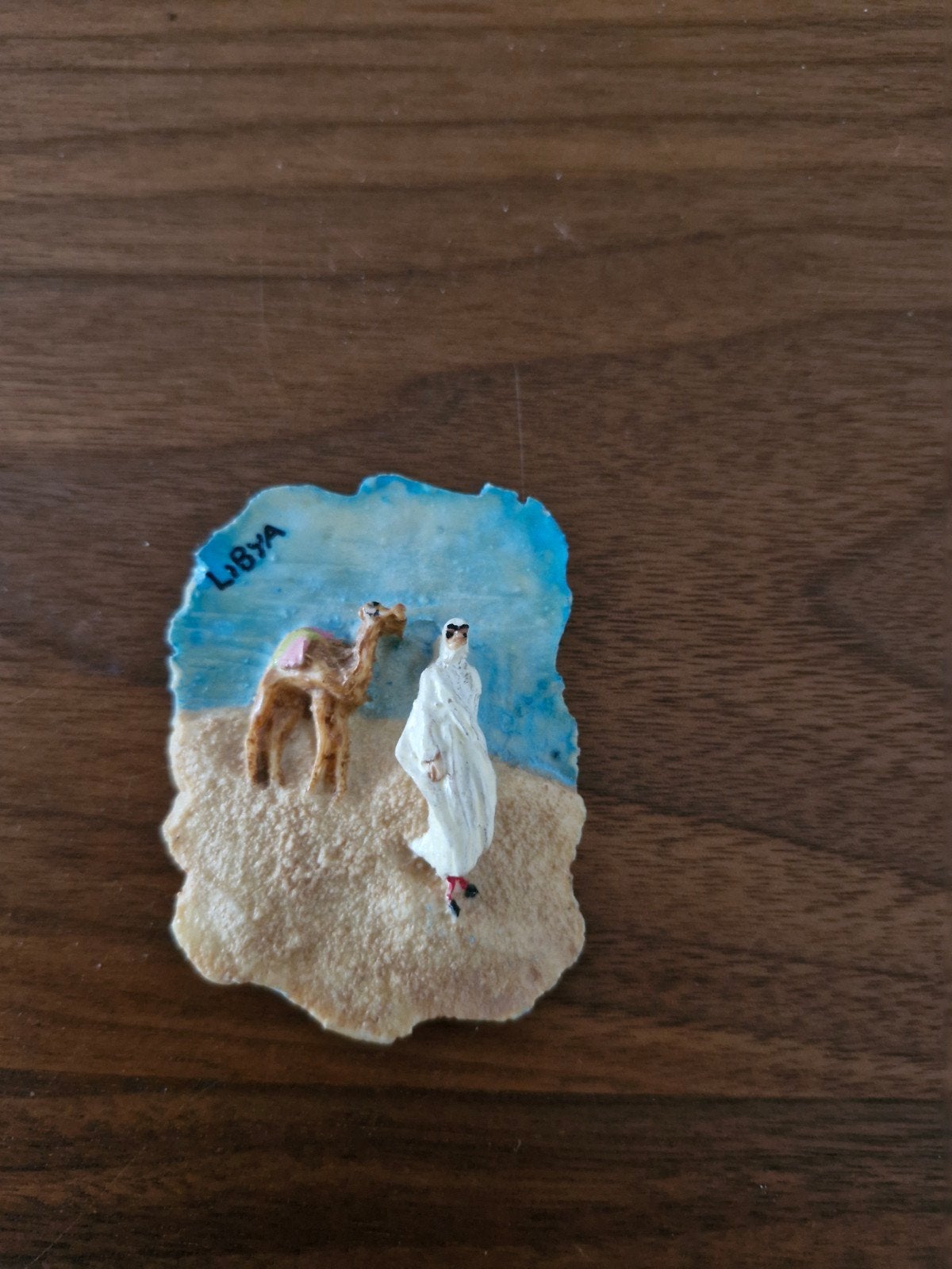 Koelkastmagneet Libië - Kameel en traditionele figuur, Ophalen of Verzenden, Gebruikt