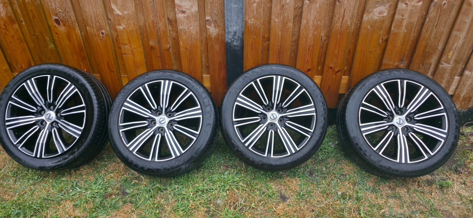 Volvo v60 2021 18inch, Auto-onderdelen, Banden en Velgen, Ophalen, 18 inch, Gebruikt, 235 mm