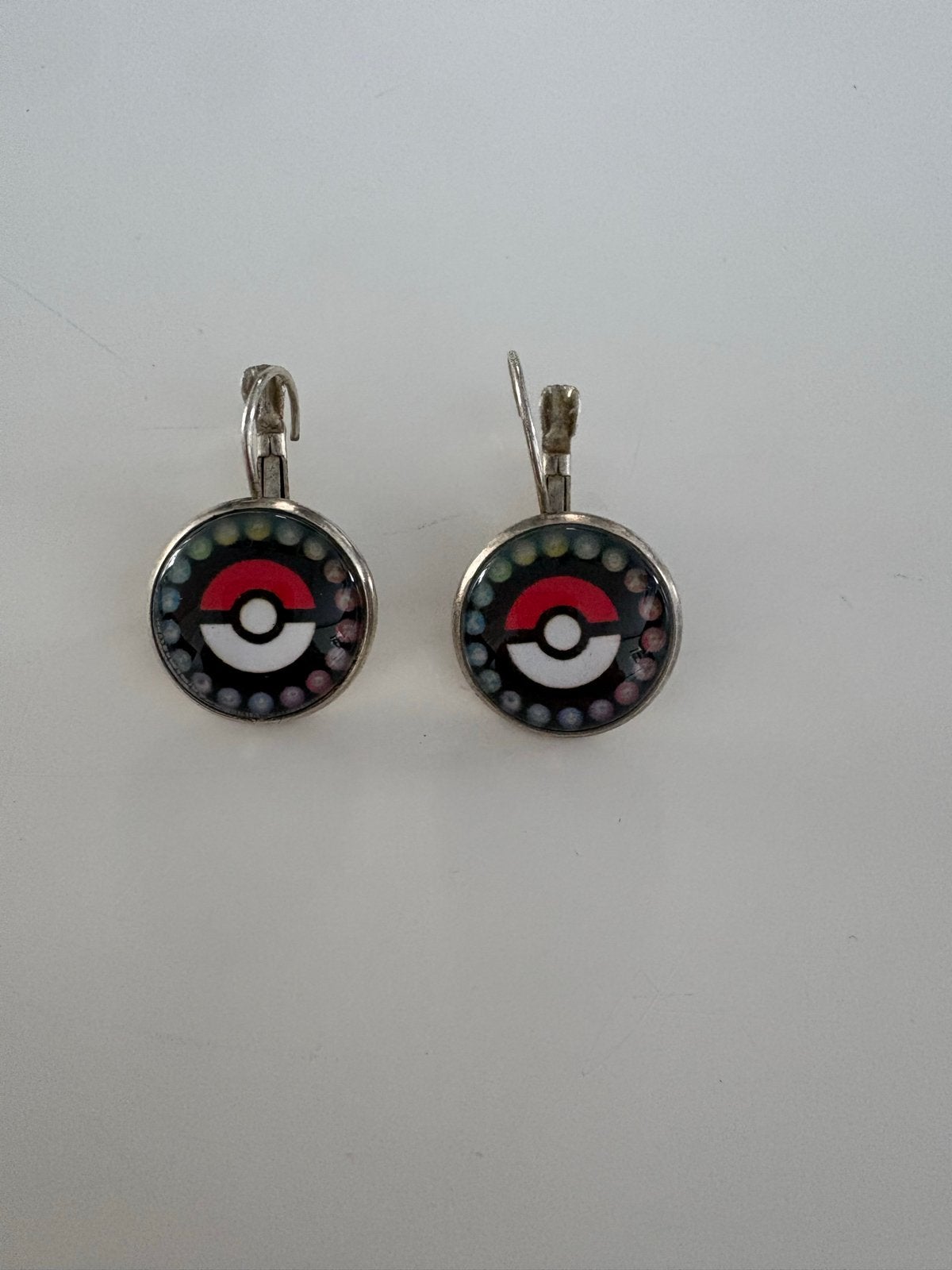 Leuke Pokémon oorbellen - Pokéball design, Overige materialen, Ophalen of Verzenden, Zilver, Hangers