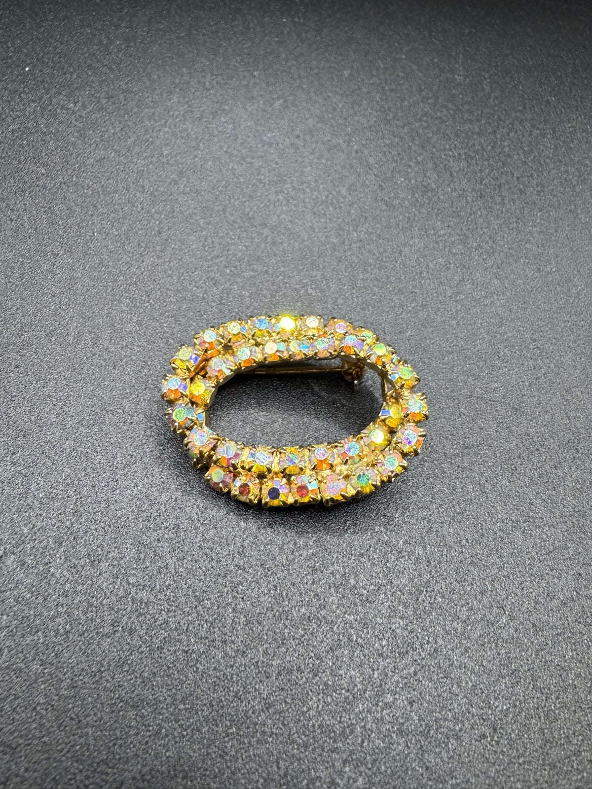 Vintage Broche met Regenboog Strass Steentjes AB, Sieraden, Tassen en Uiterlijk, Broches, Overige materialen, 4 tot 7 cm, Ophalen of Verzenden