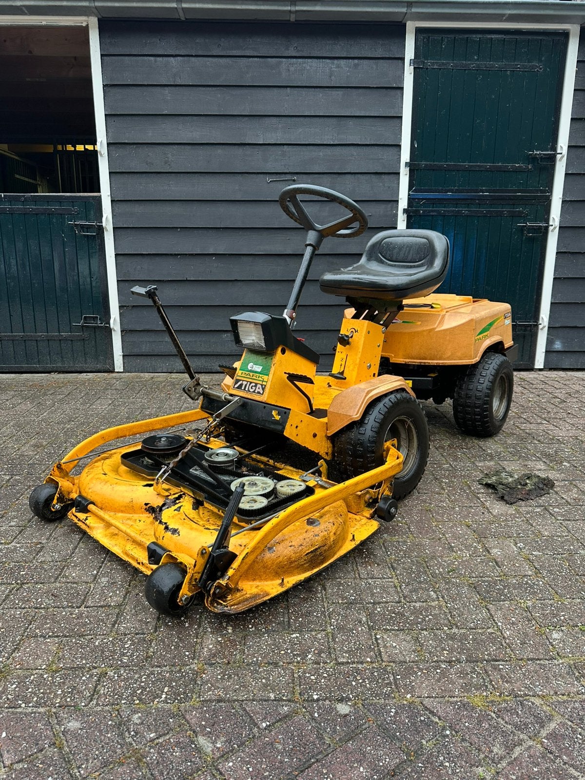 Stiga Park President HST frontmaaier - Opknapper start&loopt, Tuin en Terras, Zitmaaiers, Ophalen, Gebruikt, Mulchfunctie, 90 tot 120 cm