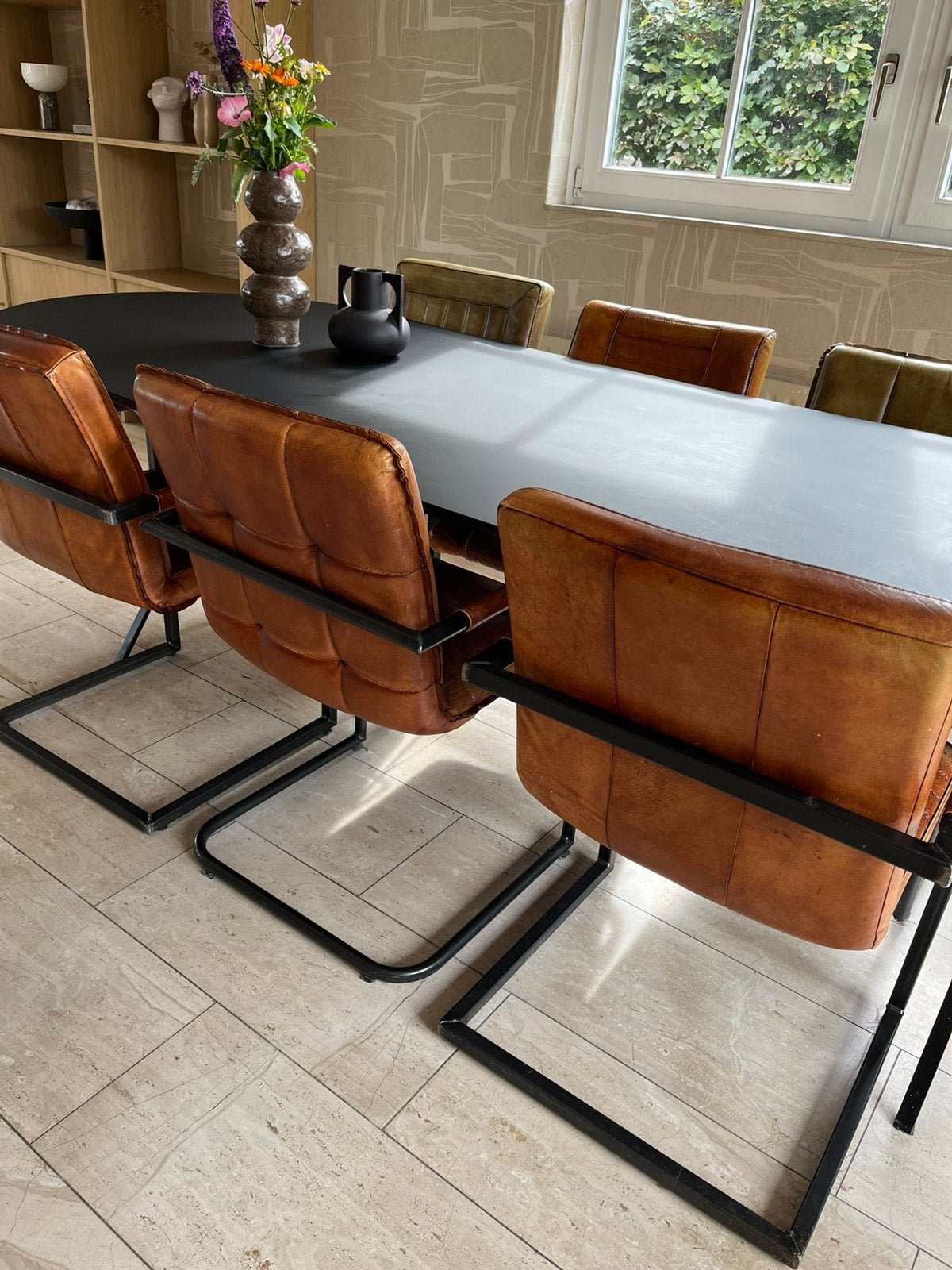 8 eetkamerstoelen leer Station 7, Huis en Inrichting, Stoelen, Ophalen, Leer, Zo goed als nieuw, Vijf, Zes of meer stoelen
