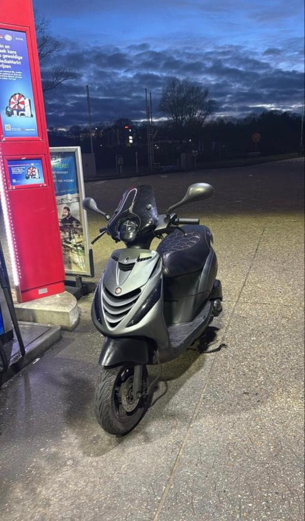 Piaggio Zip 50cc 4T 2014 brom, Ophalen, Maximaal 45 km/u, Zip, Zo goed als nieuw