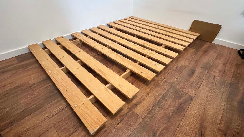 IKEA laag bedframe 140x200 massief grenen, Ophalen, Bruin, Tweepersoons, 140 cm