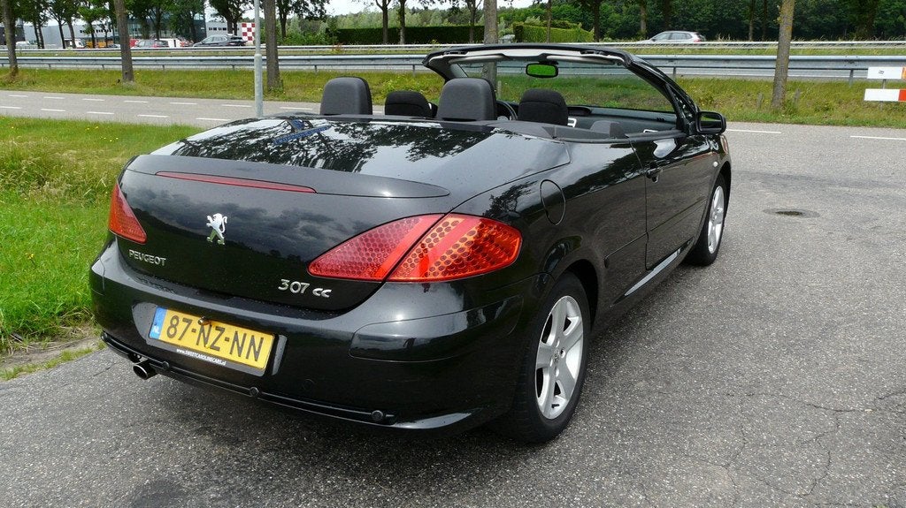 Peugeot 307 CC 2.0-16V,Airco,Elec.pakket,Lmv's,grootbeeld Na, Auto's, Peugeot, Voorwielaandrijving, Zwart, 4 cilinders, Cabriolet