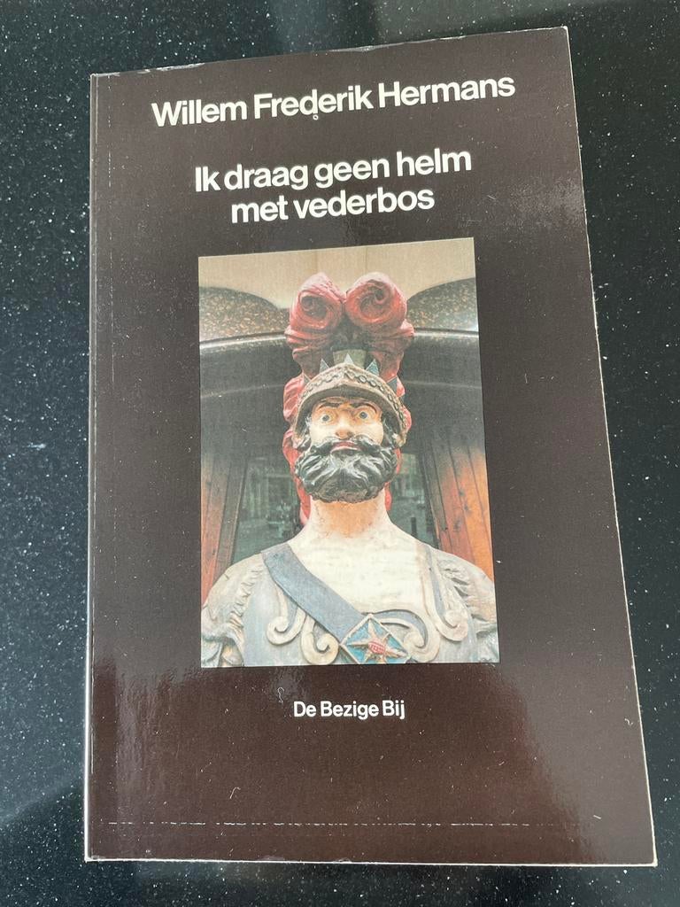Ik draag geen helm met vederbos - Willem Frederik Hermans, Ophalen of Verzenden, Gelezen, Nederland