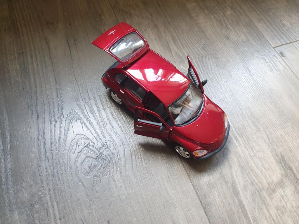 Mooie rode chrysler, Ophalen of Verzenden, Auto
