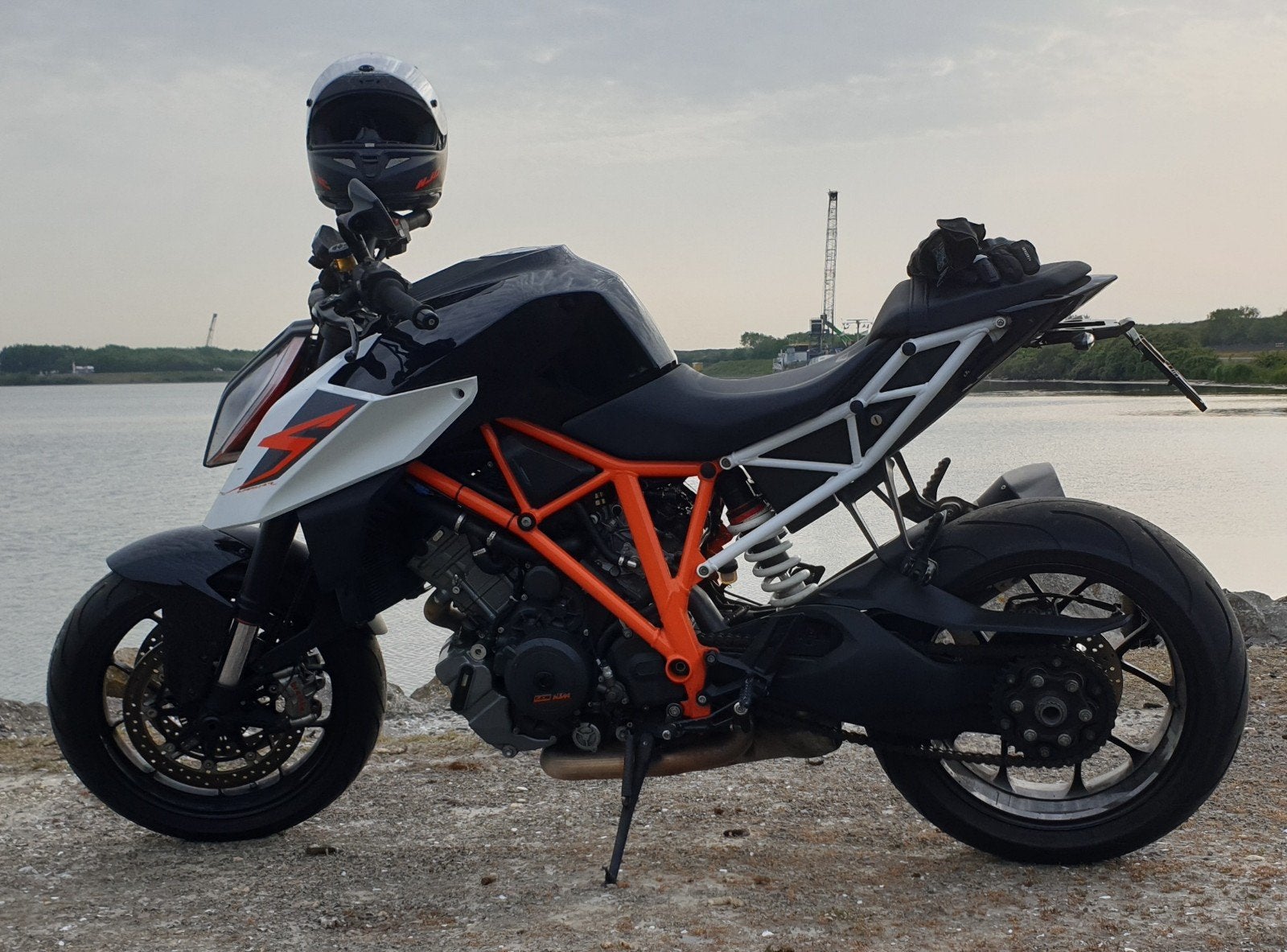 Ktm superduke 1290 R ktm superduke 1290r 2017 naked bike, 2 cilinders, Occasion, Motorrijbewijs A, Particulier