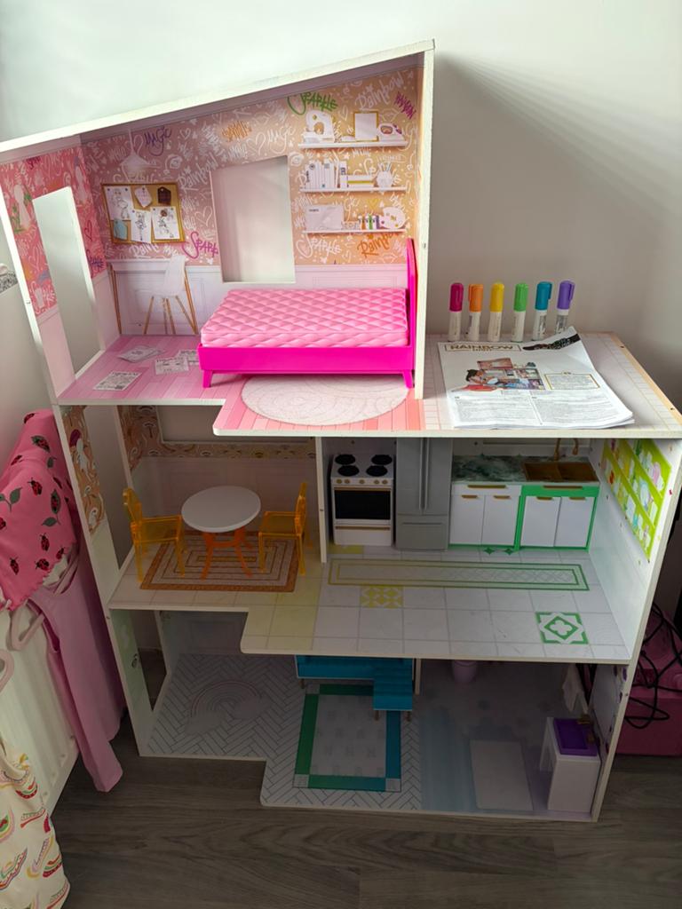 Rainbow High color poppenhuis, Ophalen, Zo goed als nieuw, Poppenhuis