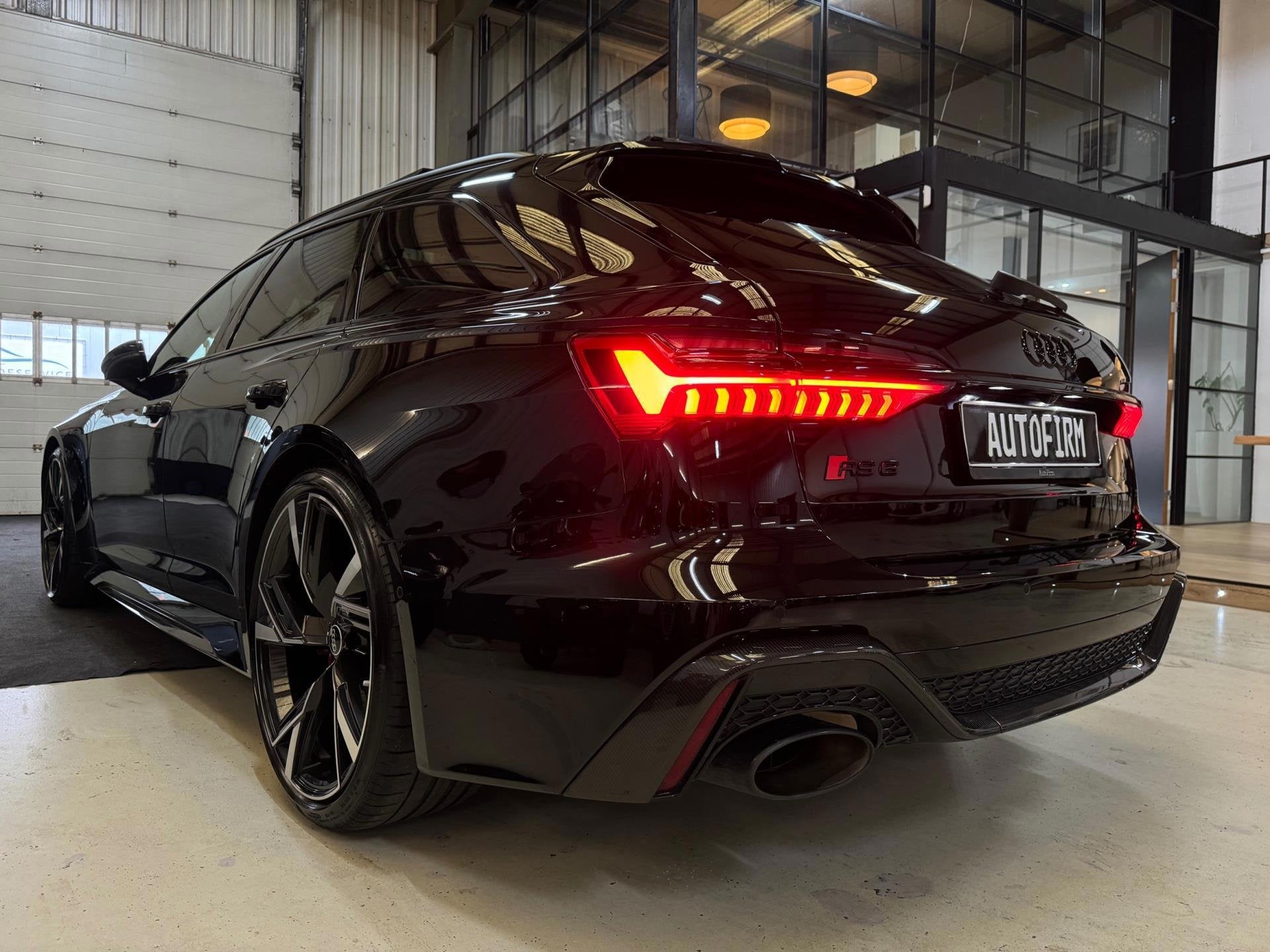 Audi A6 Avant RS 6|Keramisch|Panoramadak|Carbon Exterieur|60, Auto's, Automaat, Gebruikt, 600 pk, Leder