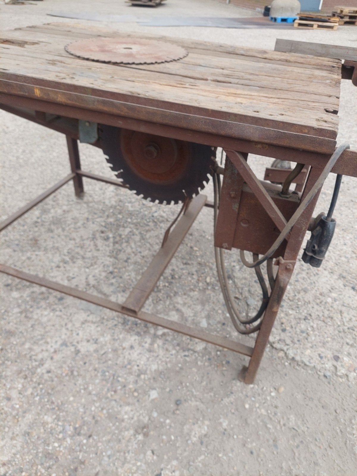 Zaagtafel te koop, Doe-het-zelf en Verbouw, Gereedschap | Zaagmachines, Ophalen, Gebruikt, Cirkelzaag, 30 tot 70 mm