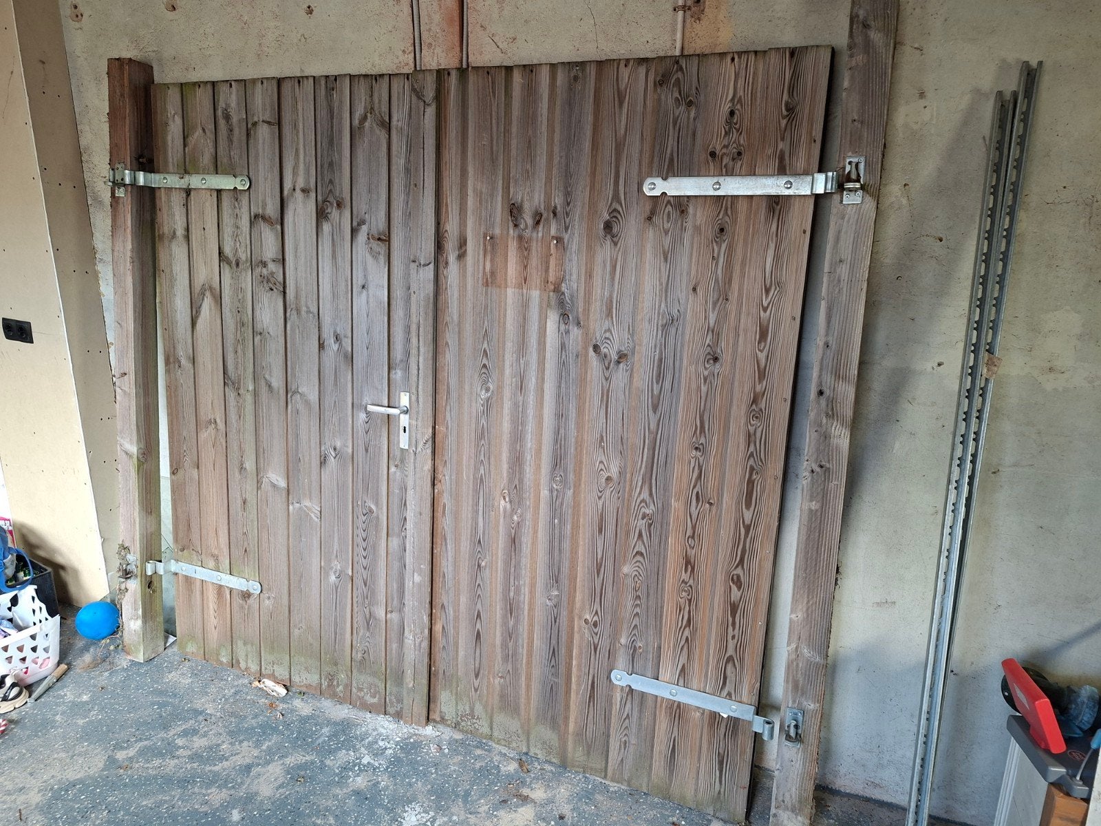 Houten Garagedeur - Dubbele Deur/ looppoort/ tuinpoort, Doe-het-zelf en Verbouw, Deuren en Horren, Ophalen, Gebruikt, 120 cm of meer