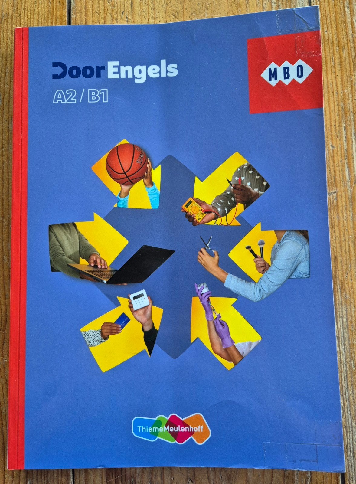 Studieboek 'Door Engels A2/B1'. MBO, Ophalen of Verzenden, Zo goed als nieuw, Overige niveaus, Engels