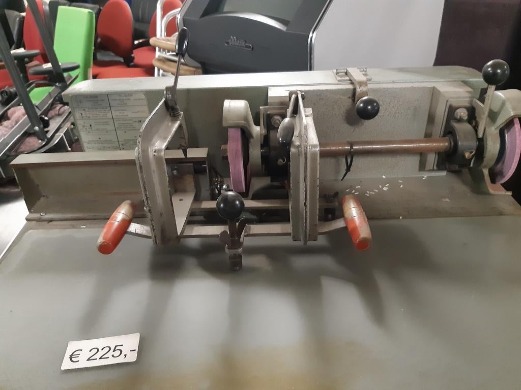 Slijpbank slijpmachine voor o.a. schaatsen, Ophalen, Info@tommysmit.nl, Gebruikt, 7008AR