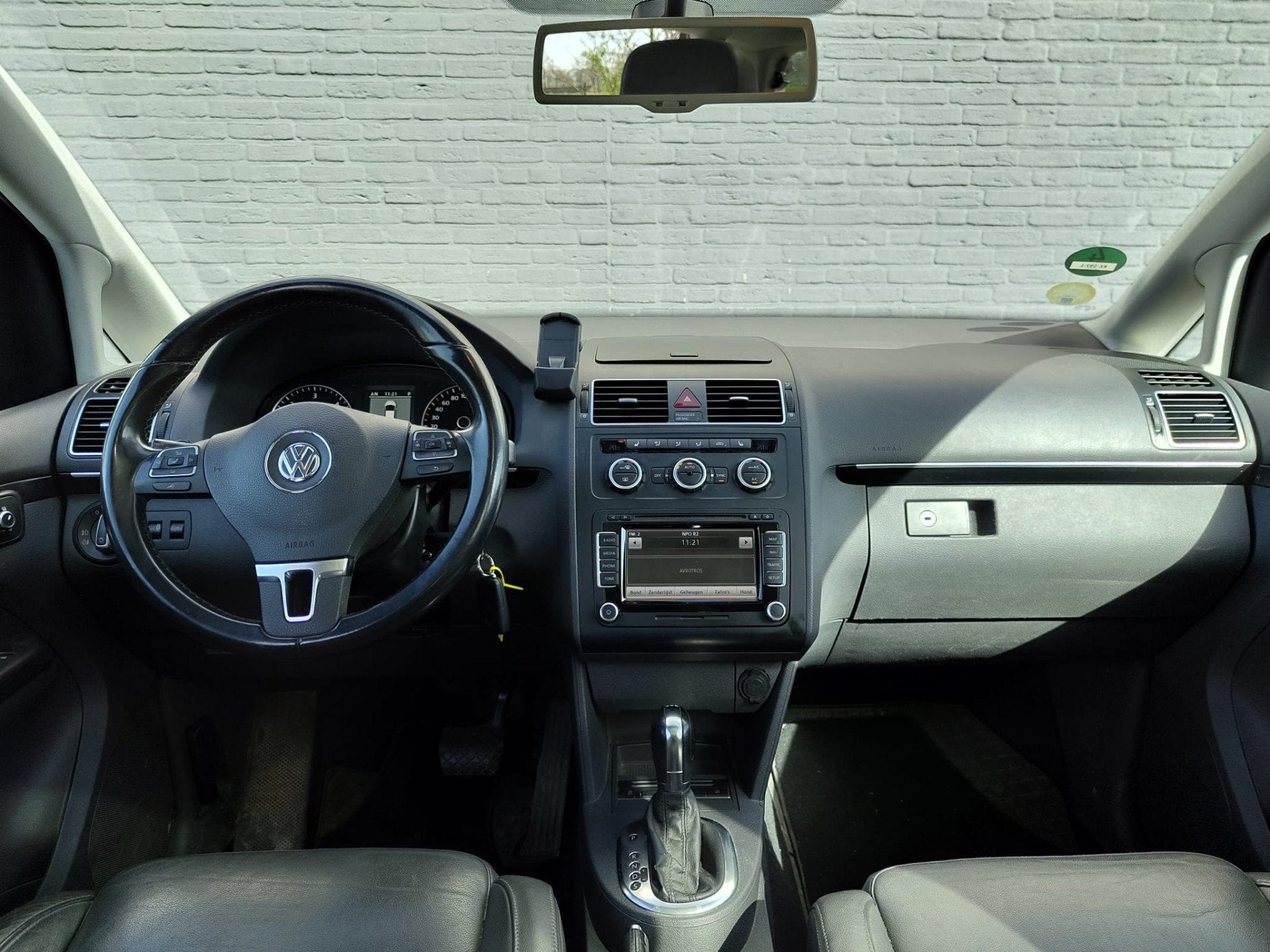Volkswagen Touran 2.0TDI 170PK Autom. Highline 7-Persoons Pa, Auto's, Euro 5, 4 cilinders, 7 stoelen, Zwart
