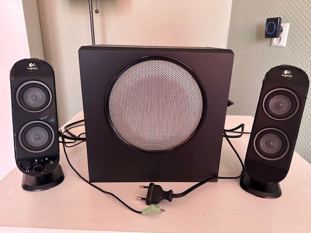 Logitech speakerset, Computers en Software, Pc speakers, Ophalen of Verzenden, Zo goed als nieuw
