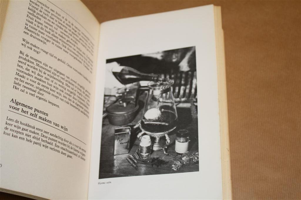 Mei-wijn, saliemelk, gemberbier. Oude huisdranken., Boeken, Kookboeken, Ophalen of Verzenden, Gelezen, Frankrijk