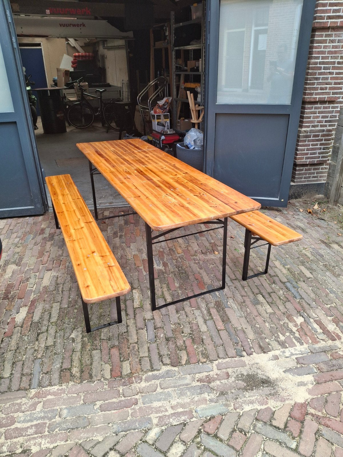 Biertafel met 2 banken - 220x70x78 cm - Zo goed als nieuw, Ophalen