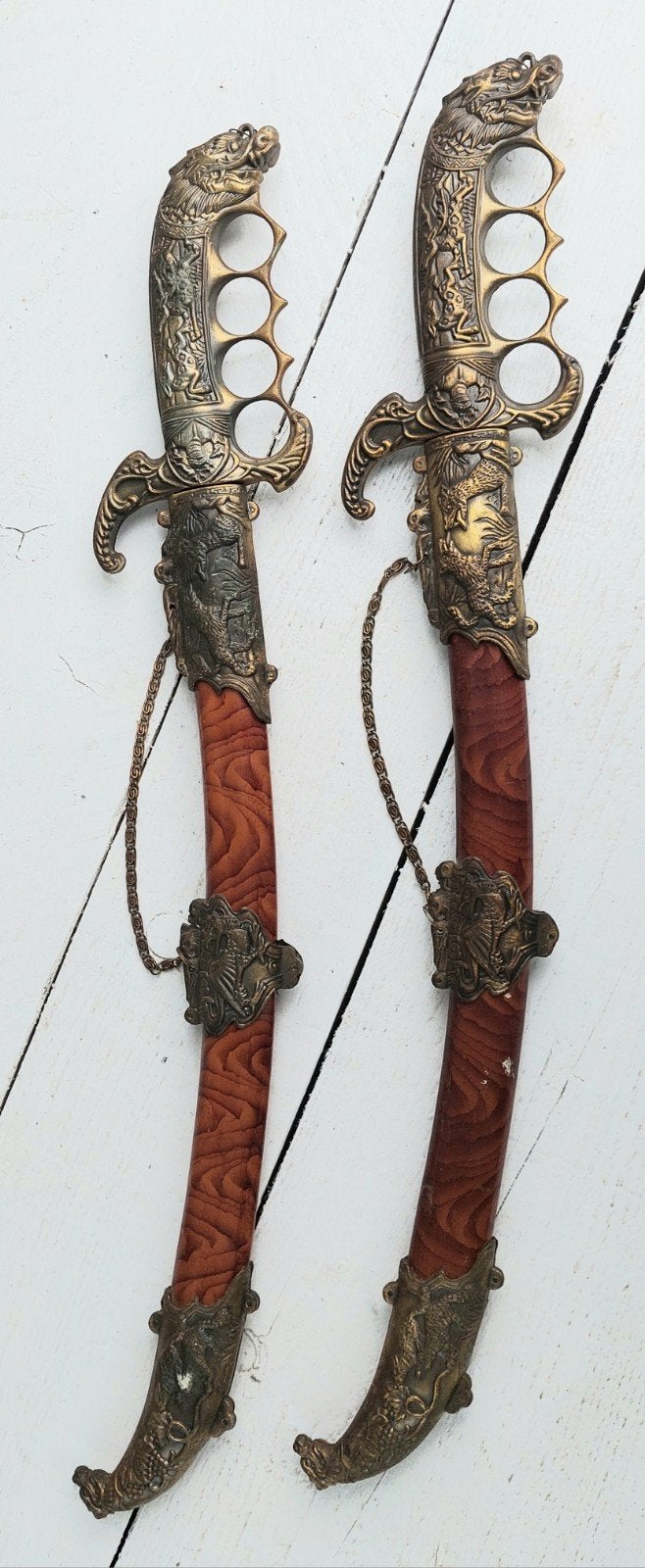 2 Oosterse Sierzwaarden met Gedetailleerde Handvatten, Ophalen of Verzenden