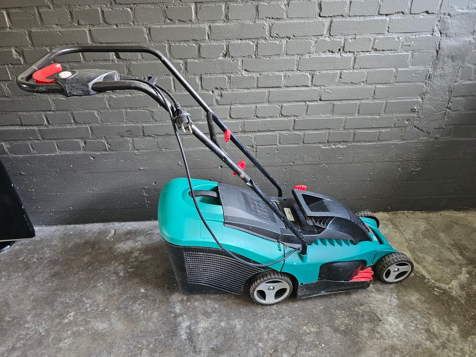 Bosch Rotak 340 elektrische grasmaaier, Ophalen, Cirkelmaaier, Gebruikt, Elektrische grasmaaier