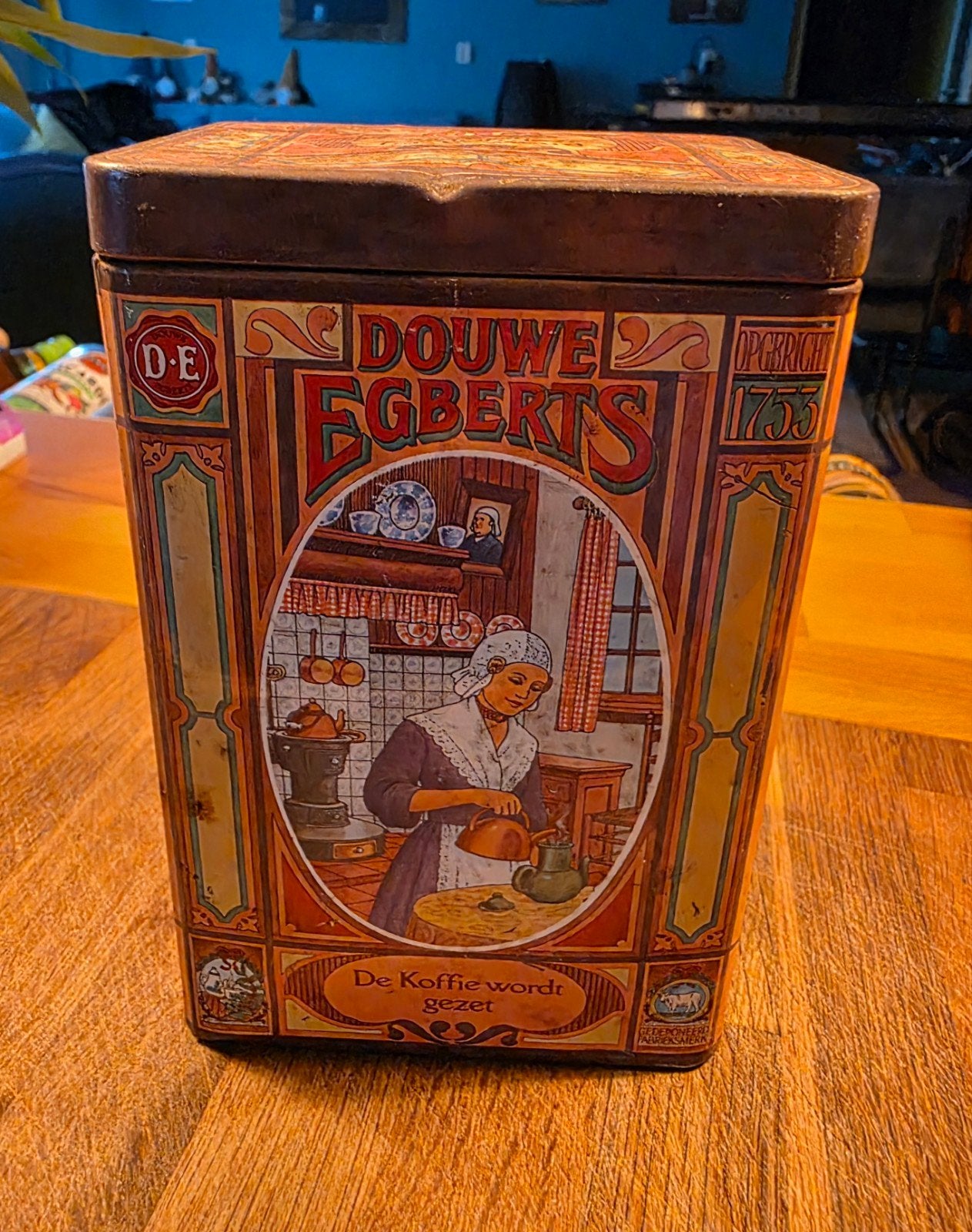Vintage Douwe Egberts Koffieblik - 'De Koffie wordt gezet', Ophalen of Verzenden