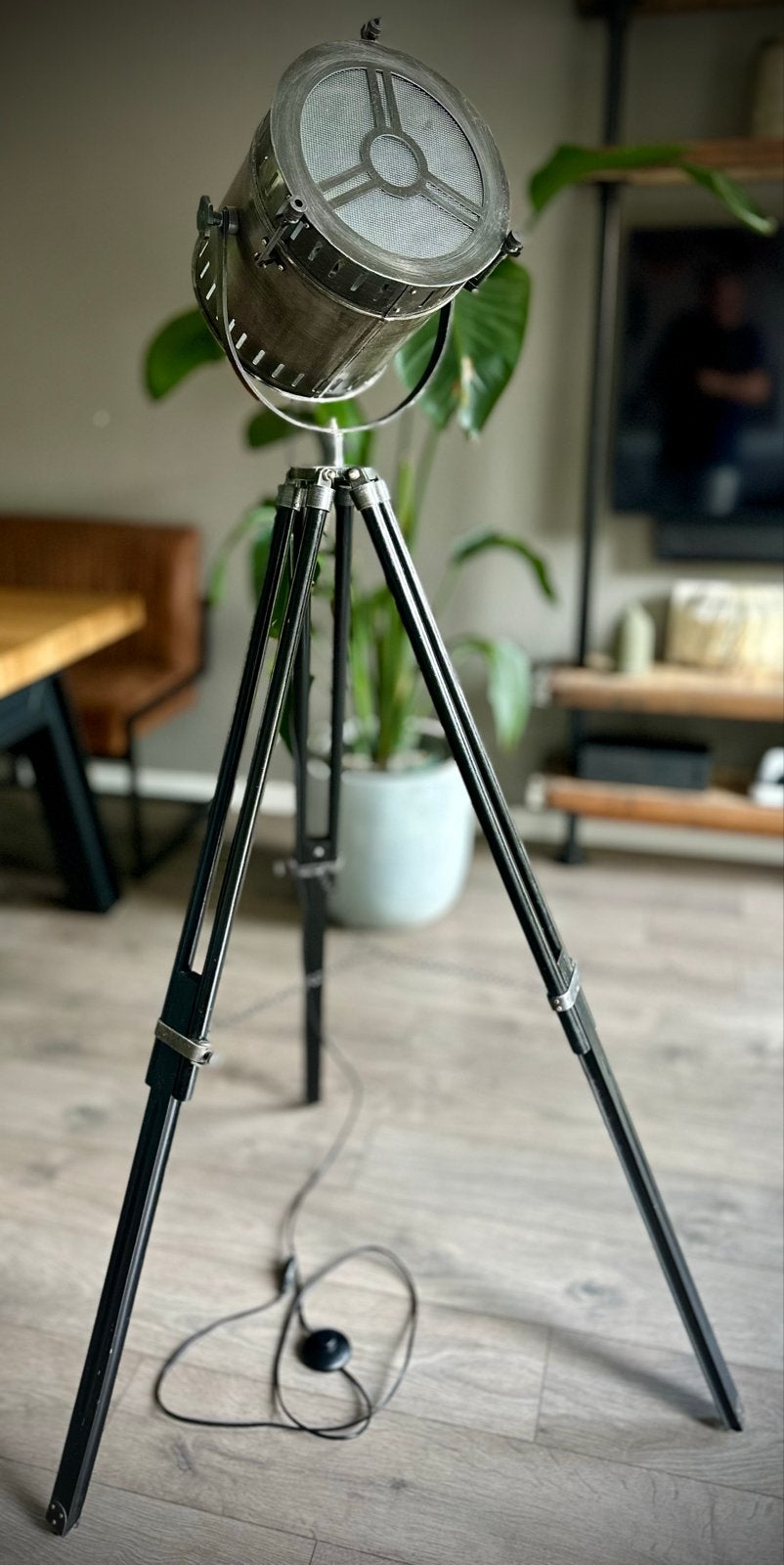 Industriële Vloerlamp Spotlight op Statief - Zwart Metaal, Ophalen, Overige fittingen, Zo goed als nieuw, Metaal
