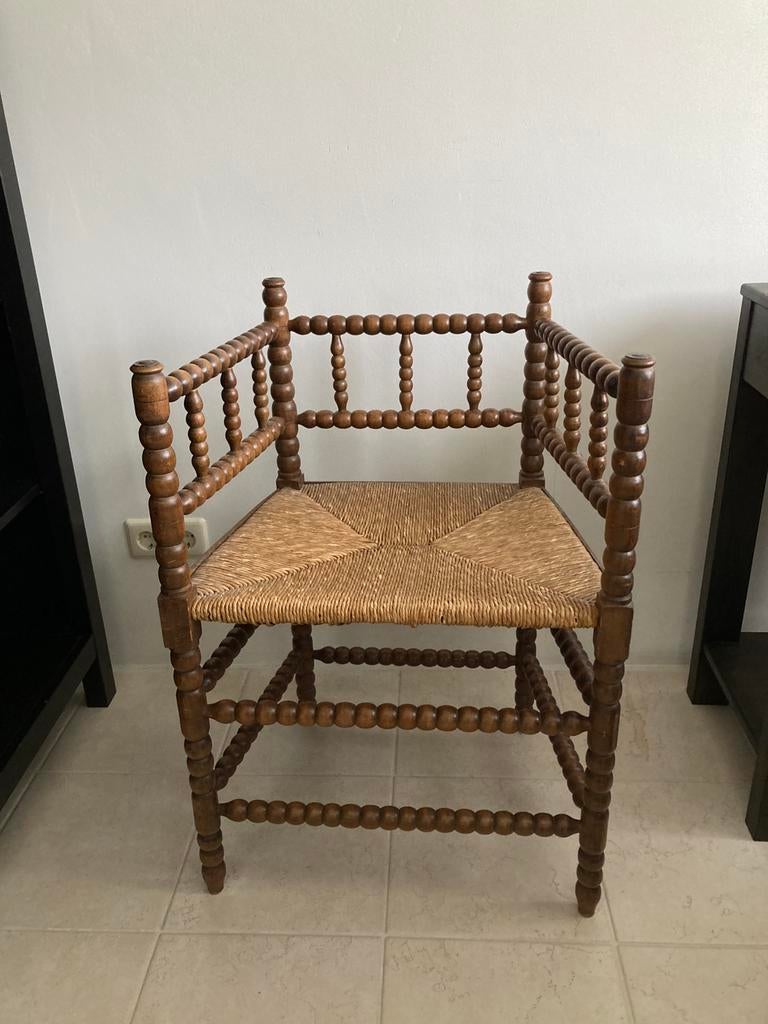 Antiek stoeltje met biezen zitting, Antiek en Kunst, Antiek | Meubels | Stoelen en Banken, Ophalen