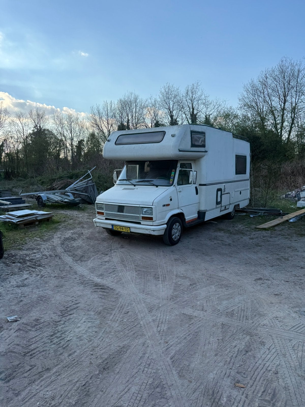 Fiat 280 benzine, Caravans en Kamperen, Campers, Particulier, Benzine, Buscamper of Camperbus