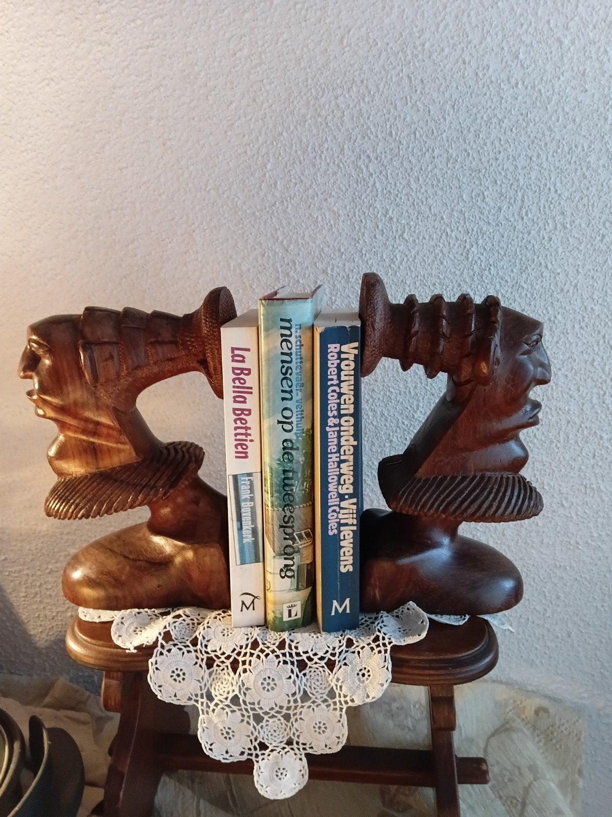Handgemaakte * houten boekensteunen uit Afrika, Ophalen of Verzenden