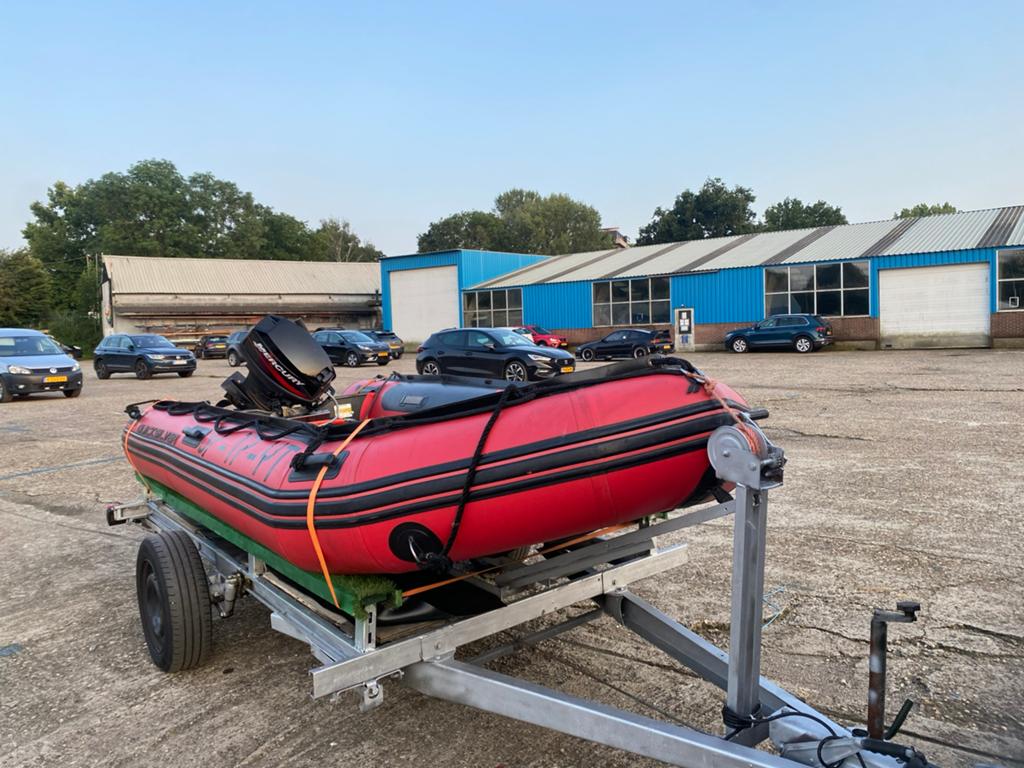 Rubberboot Quicksilver met 25 PK Mercury, Ophalen, Quicksilver, Zo goed als nieuw, Hout