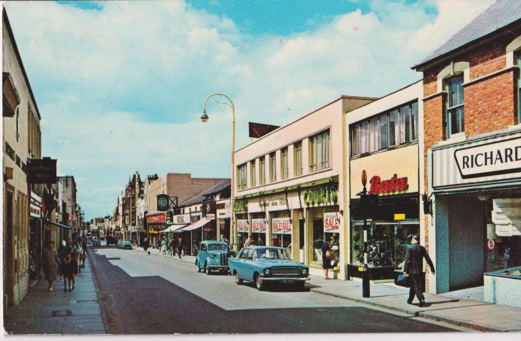 Engeland, Swindon met auto's Ford Zephyr, Ford Anglia, Verzamelen, Ophalen of Verzenden, 1960 tot 1980, Gelopen, Engeland