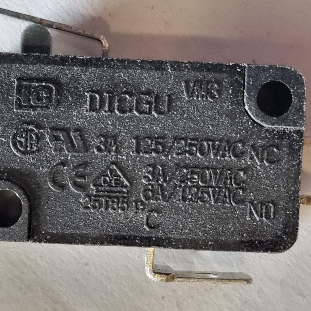 PARTIJ  DICGU VM3 MICRO .SCHAKELAAR 3A 250 VOLT ELEKTRONICA, Ophalen of Verzenden, Gebruikt