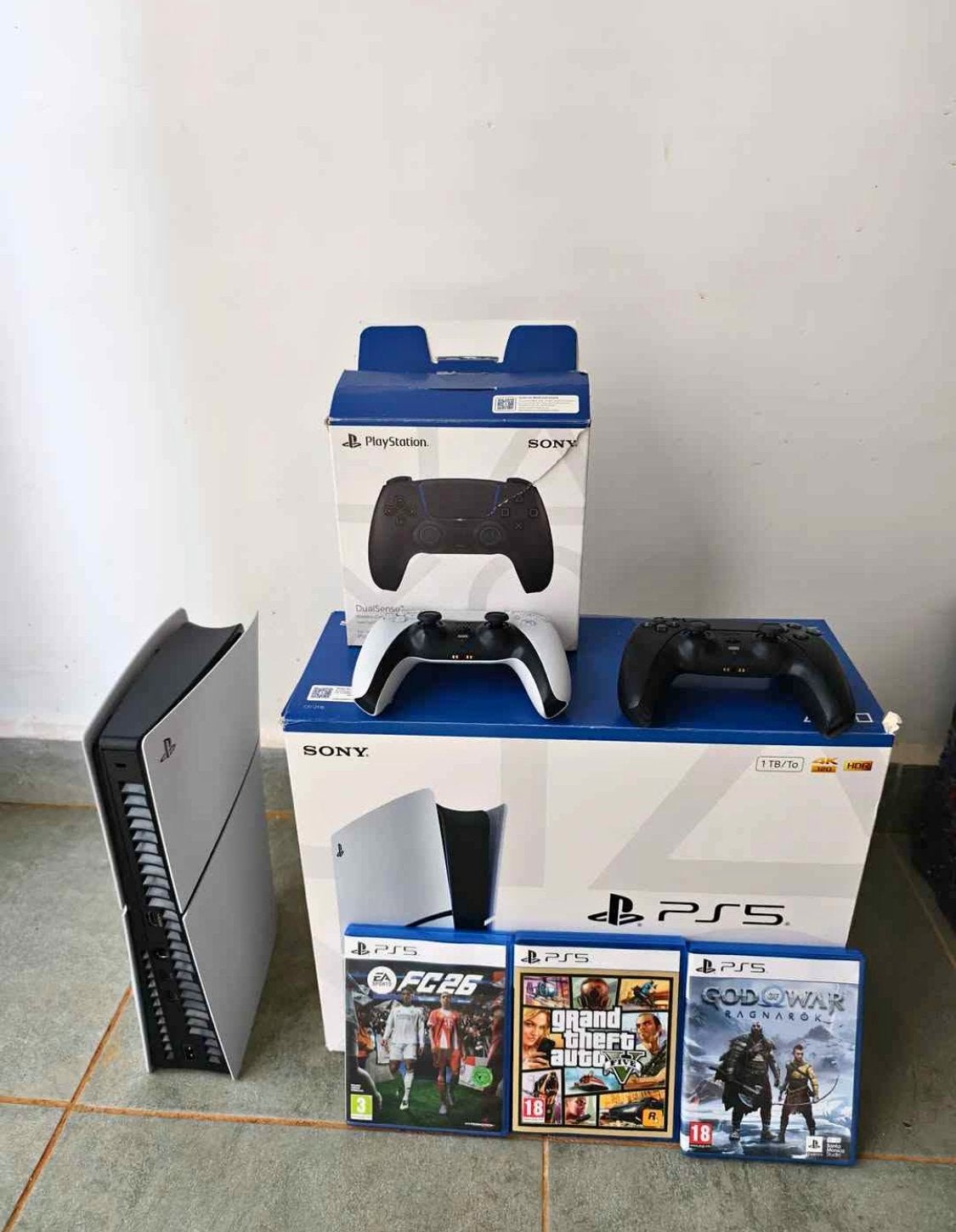 PlayStation 5 Disc Edition met 2 controllers en 3 games, Ophalen of Verzenden, Zo goed als nieuw, Playstation 5