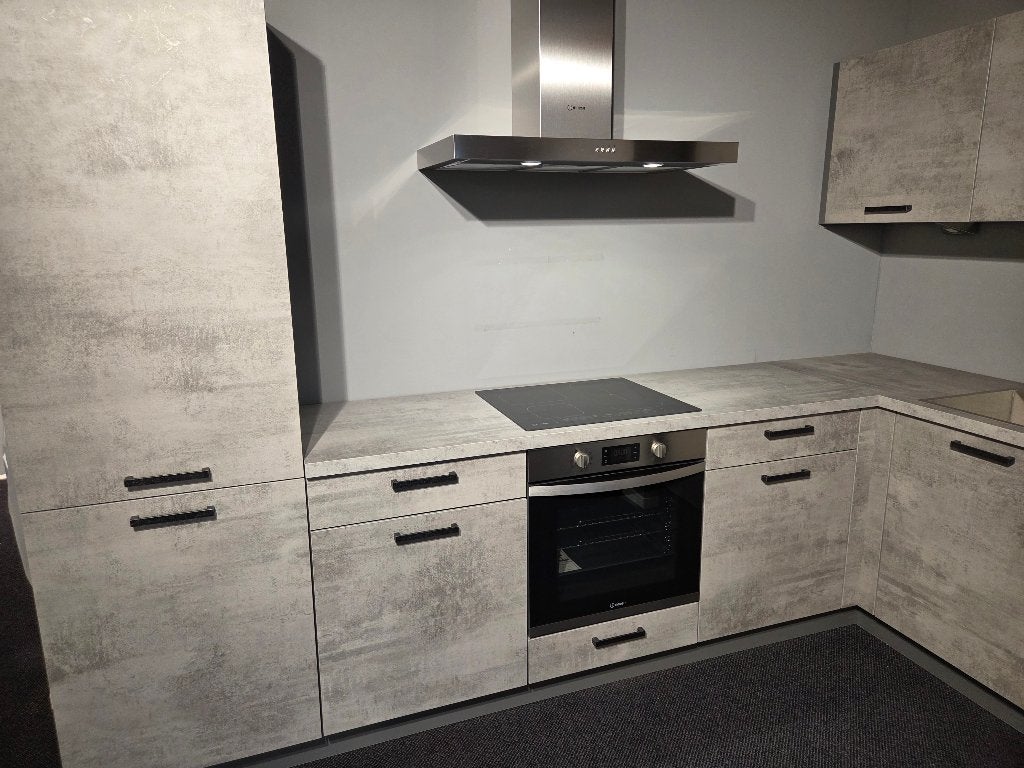 Nieuwe Showroomkeuken Hoek BETONLOOK incl. apparatuur / SALE, Huis en Inrichting, Keuken | Complete keukens, Hoekkeuken, Zo goed als nieuw