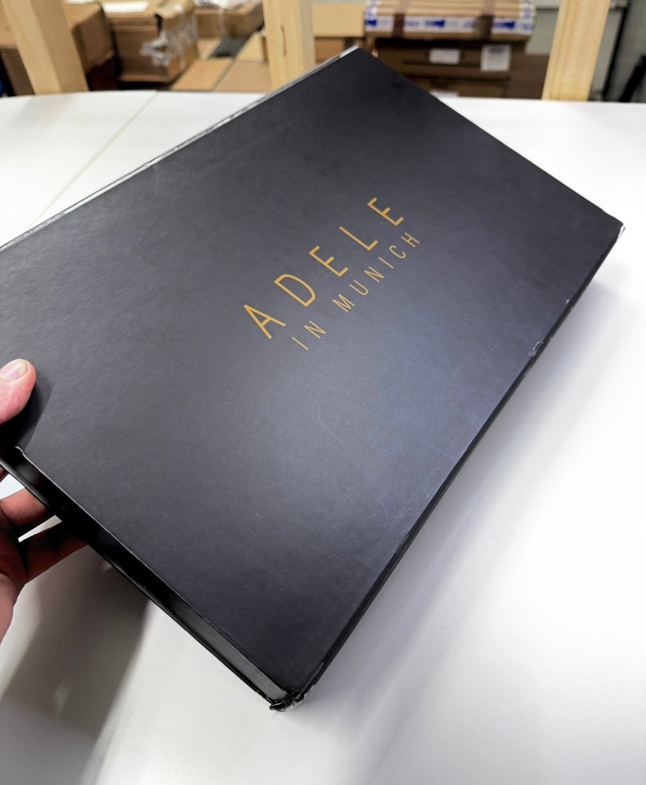 Adele in Munich 2024 VIP Concert Gift Box Munchen Exclusive, Verzamelen, Ophalen of Verzenden, Zo goed als nieuw, H, H
