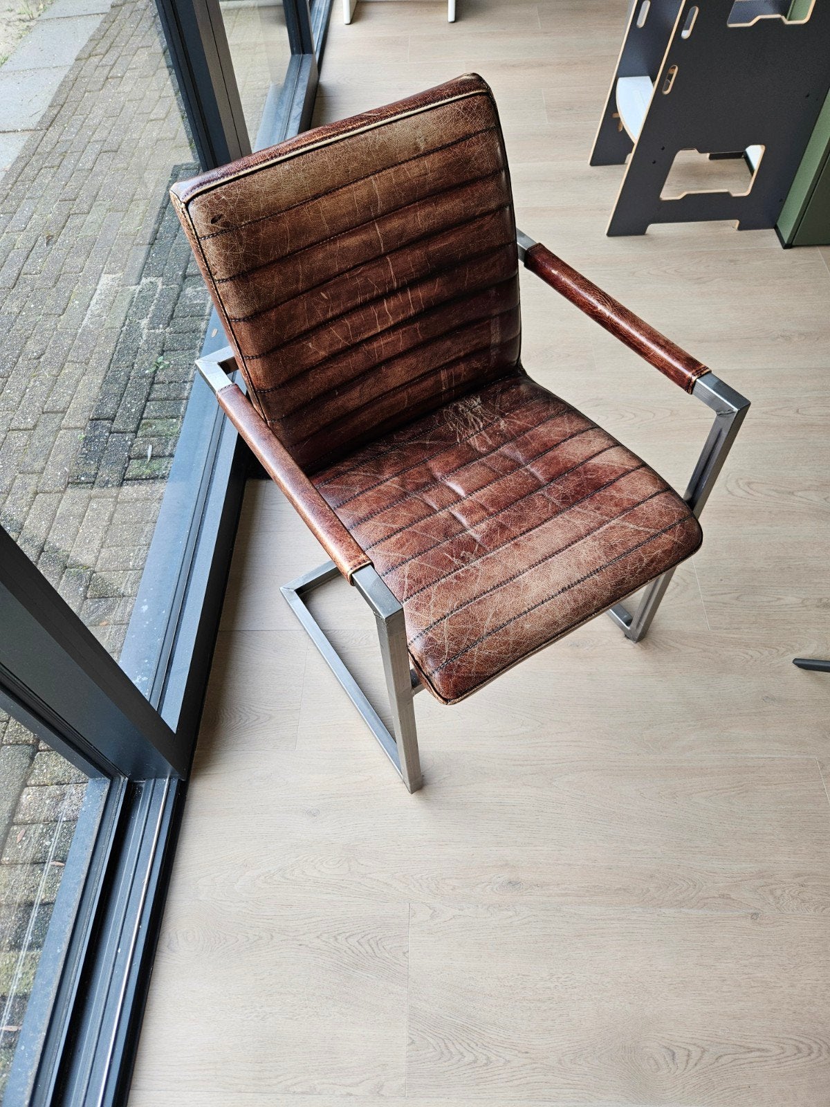 5 Industriële Leren Eetkamerstoelen met Armleuningen, Huis en Inrichting, Ophalen, Gebruikt, Bruin, Vijf, Zes of meer stoelen