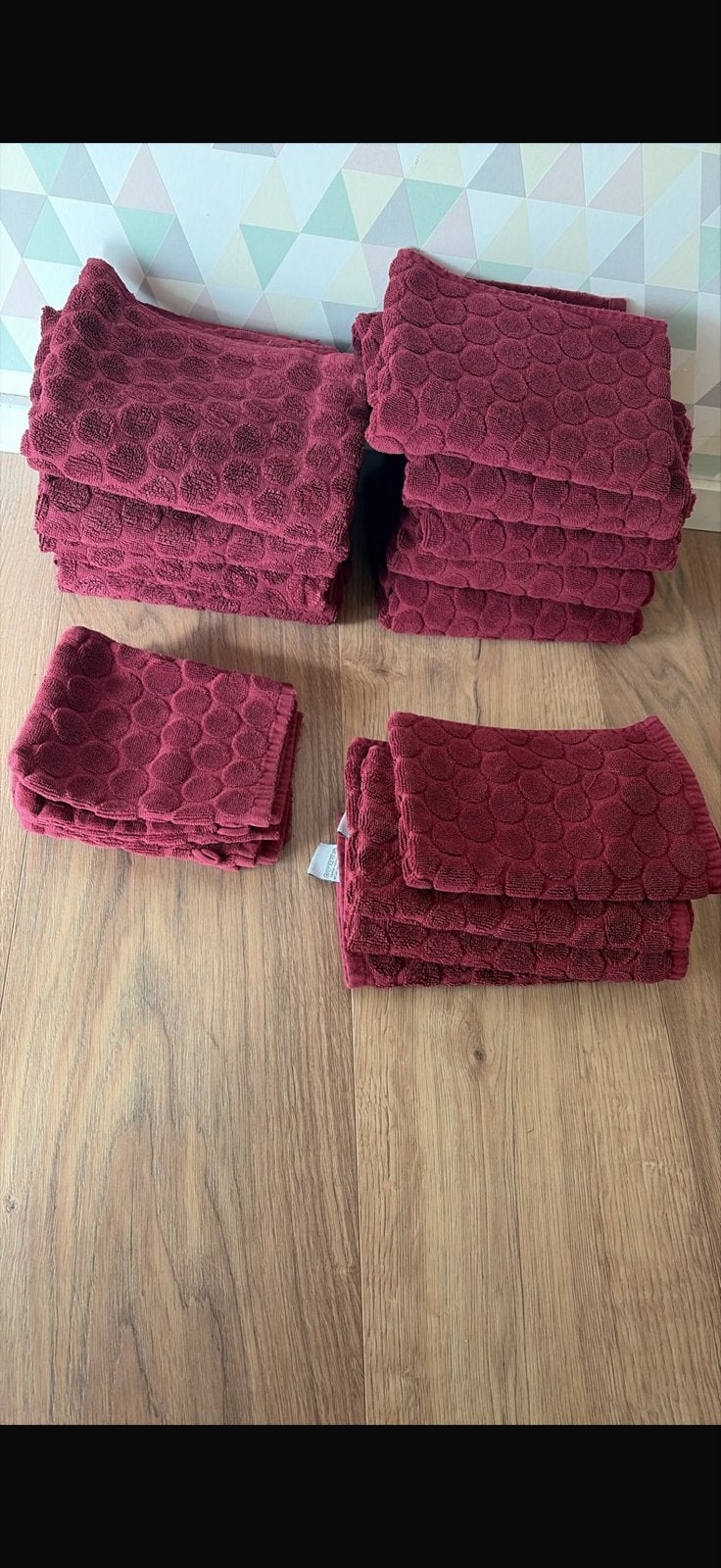 HEMA Handdoeken, Gastendoekjes en Washandjes - Bordeaux, Overige merken, Handdoek, Ophalen of Verzenden, Zo goed als nieuw