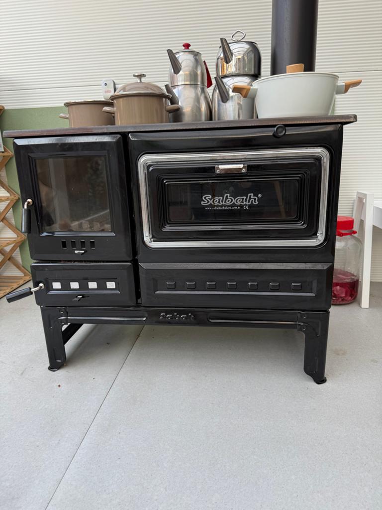 Sabah Houtkachel met Oven - Zwart, Zo goed als nieuw, Huis en Inrichting, Kachels, Zo goed als nieuw, Vrijstaand, Houtkachel, Hout
