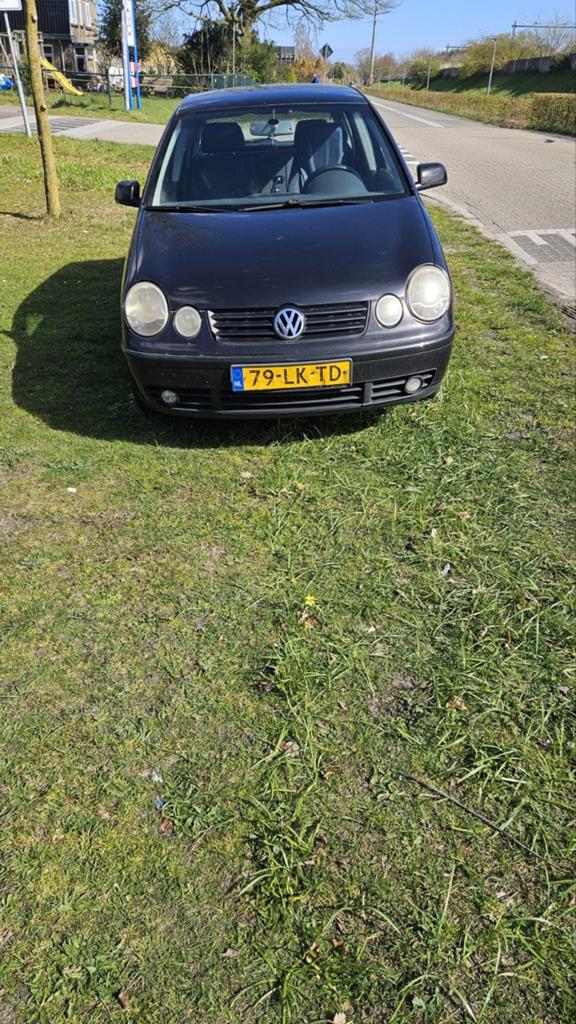 Volkswagen Polo 1.4 74KW 2003 Zwart, Voorwielaandrijving, 15 km/l, 40 €/maand, 4 cilinders