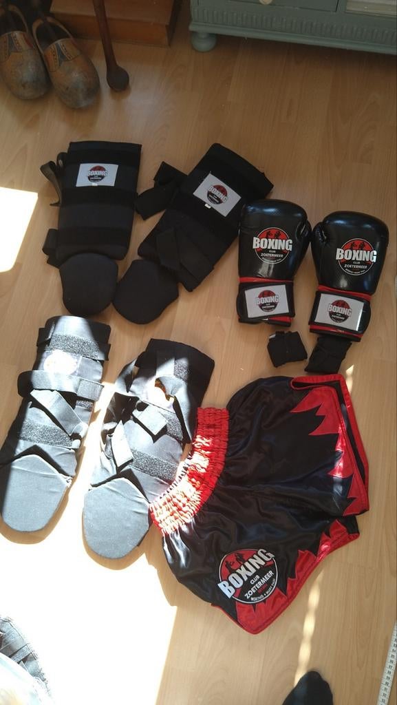 Partij muay thai kickboks thaiboks spullen, Ophalen of Verzenden, Zo goed als nieuw