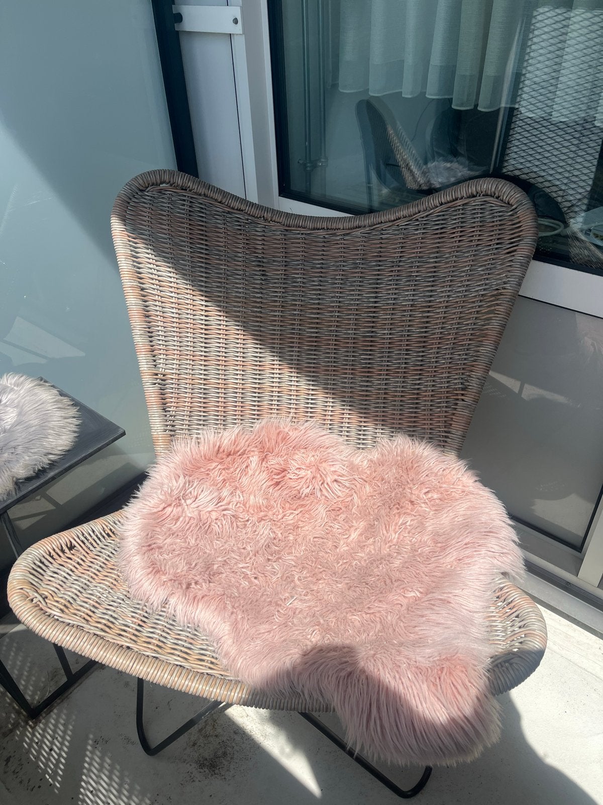 Leuke stoel voor balkon of tuin - Vaste prijs, Ophalen, Gebruikt, Overige kleuren, Riet of Rotan