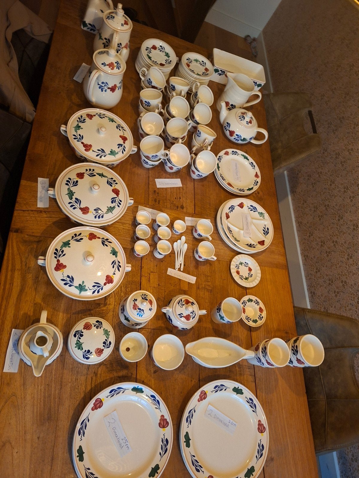 Boerenbont servies (MOET WEG), Ophalen