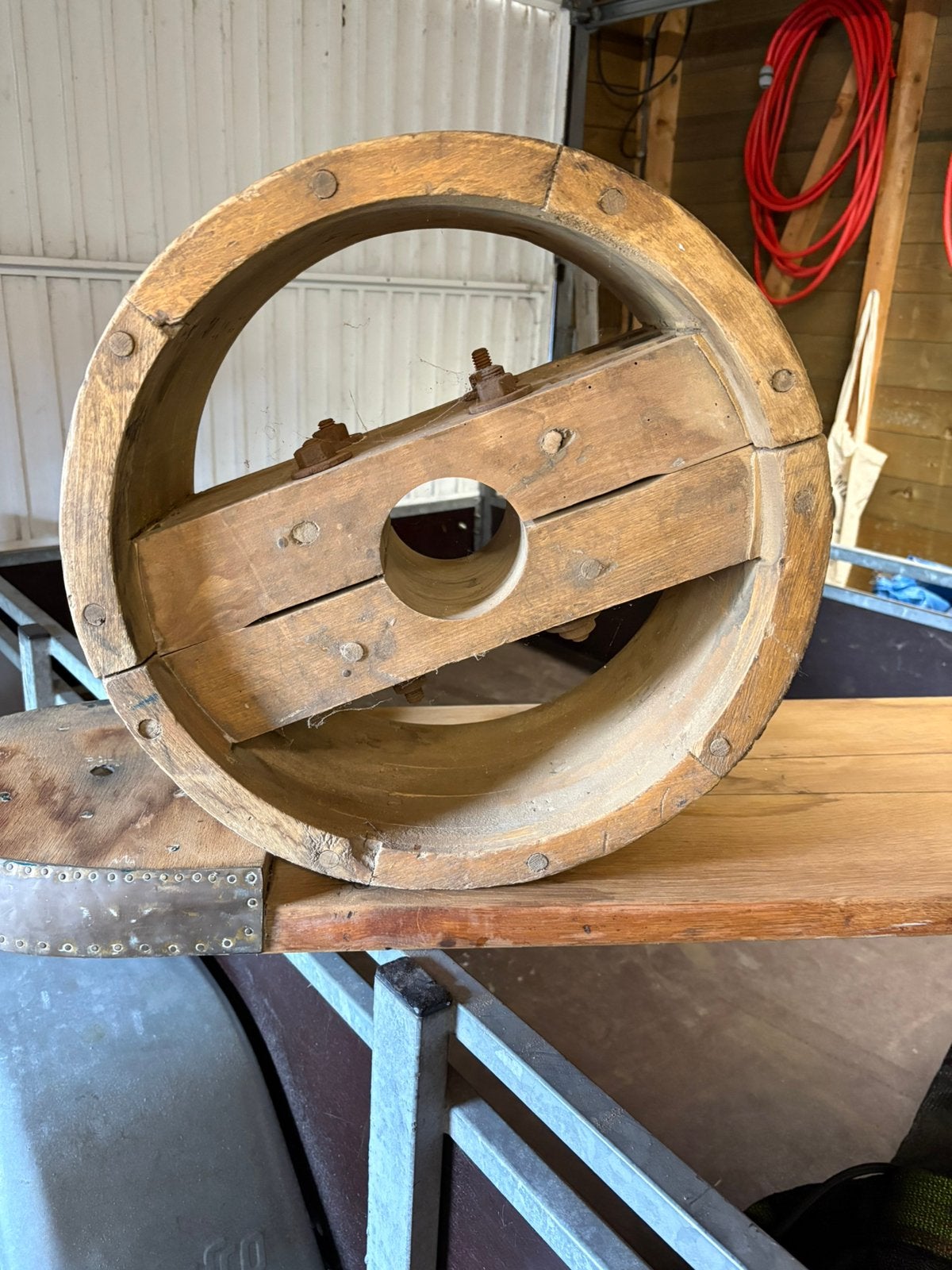 Houten Poelies, Ophalen