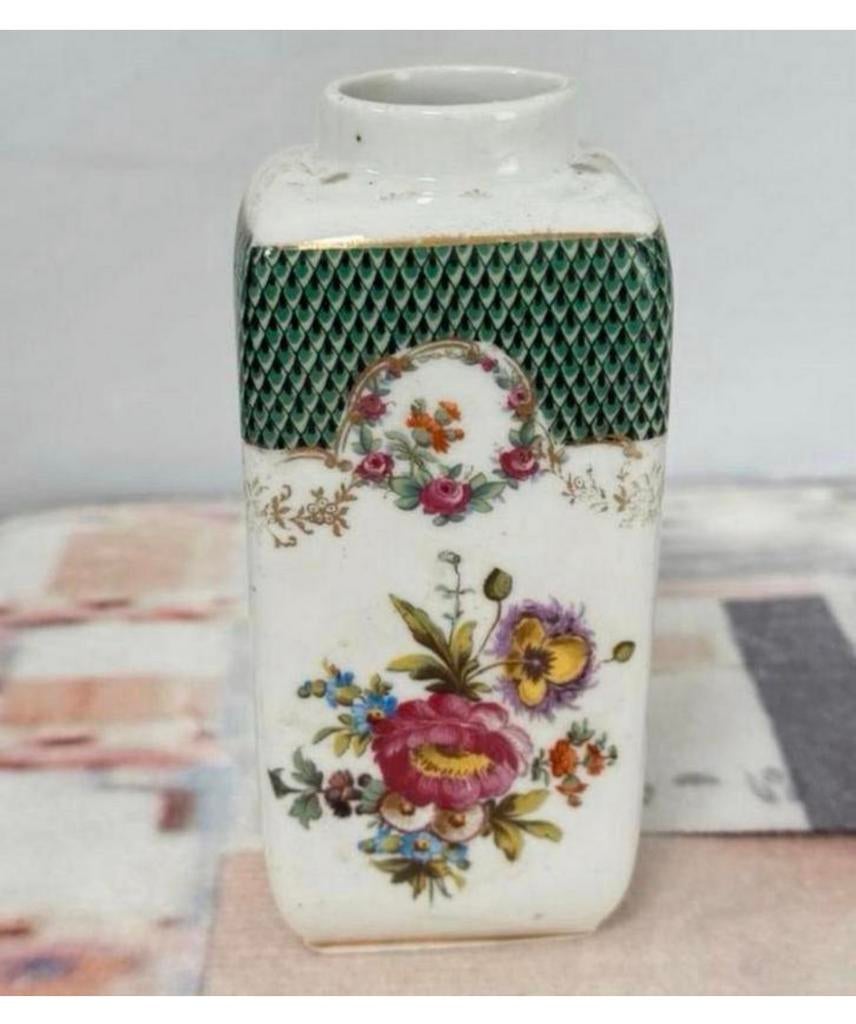 Vintage Porseleinen vaasje Vaas - Signed Prov SXE bloemen, Huis en Inrichting, Woonaccessoires | Vazen, Gebruikt, Wit, Aardewerk of Porselein