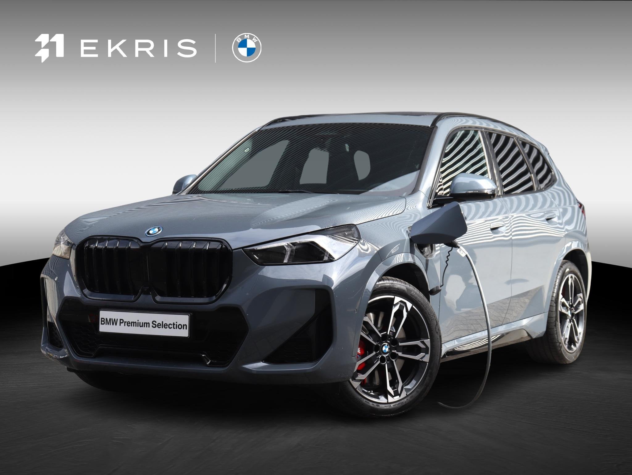 BMW X1 xDrive25e | M Sportpakket Pro | Panodak | Trekhaak |, Auto's, Stuurwielverwarming, 105 min, Bedrijf, Vierwielaandrijving