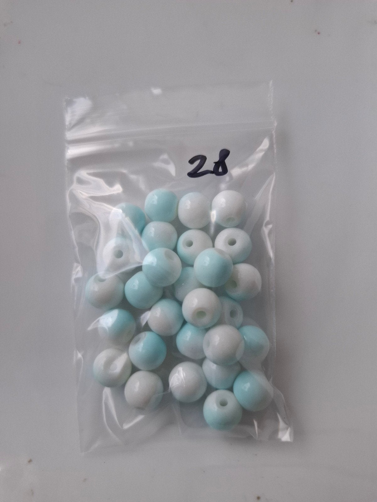 28 stuks 8 mm gemeleerde glaskralen wit blauw kralen partij, Kraal, -, -, Nieuw
