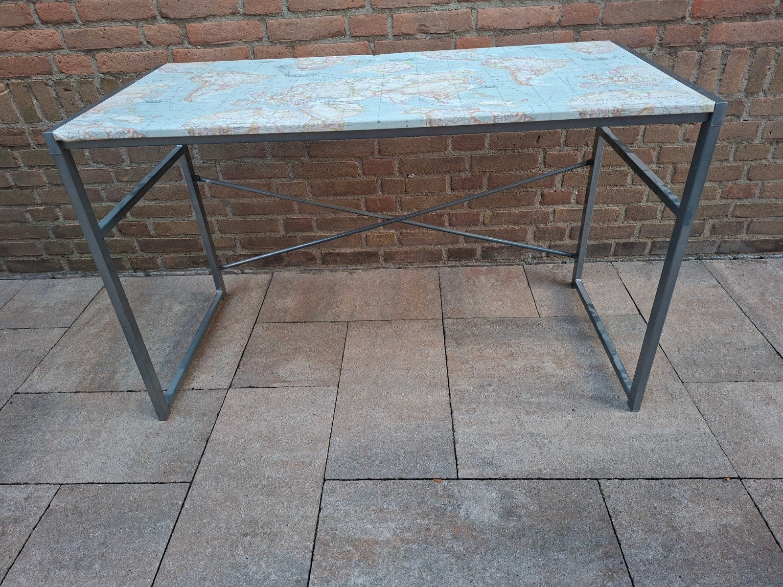 Bureau met wereldkaart blad - 120x58, Ophalen, Gebruikt, 100 tot 150 cm, Overige materialen